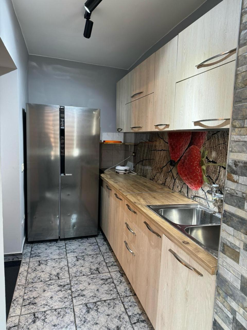 Апартаменты Your House In Тирана